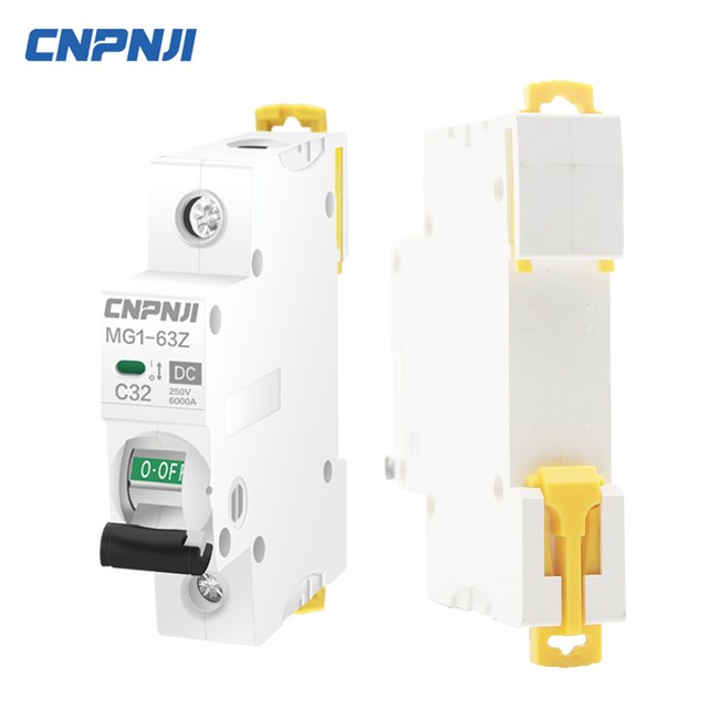 Does the small circuit breaker have the function of preventing leakage and overload?